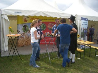 De Dekker-stand op de Beemster Polder Fair. Zelfs bezoek van een ”herenboer”!